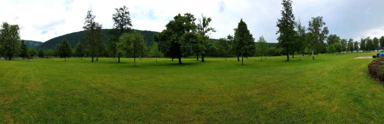 Panoramabild untere Liegewiese Freibad Wertheim